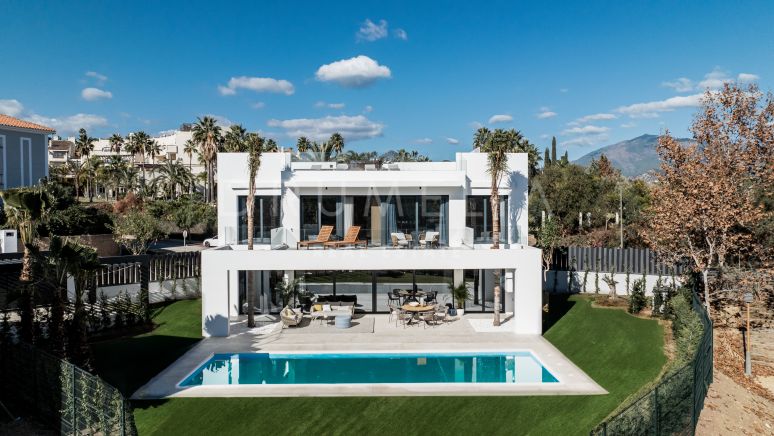 Gloednieuwe luxueuze moderne villa's in Marbella, aan de nieuwe Golden Mile.