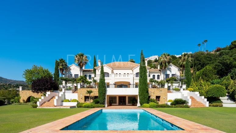 Uitzonderlijk luxe villa, perfect voor entertainment in La Zagaleta, Benahavis.