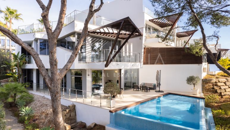 Luxury semi-detached modern house in high-end Meisho Hills, Sierra Blanca, Marbella Golden Mile