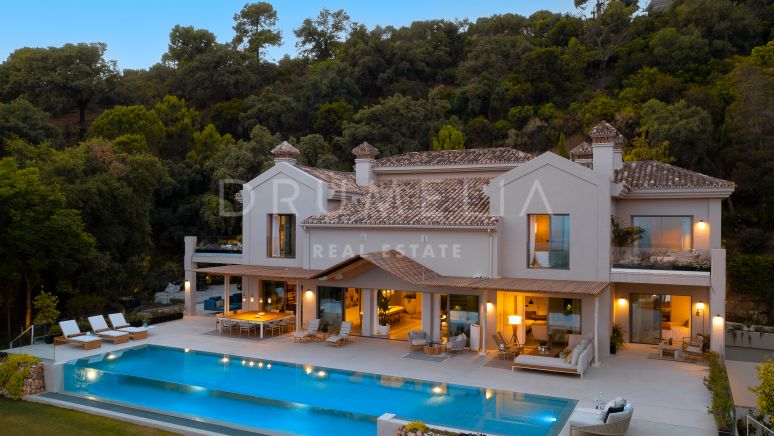 À vendre, nouvelle maison de luxe avec de magnifiques vues panoramiques à La Zagaleta, Benahavis.