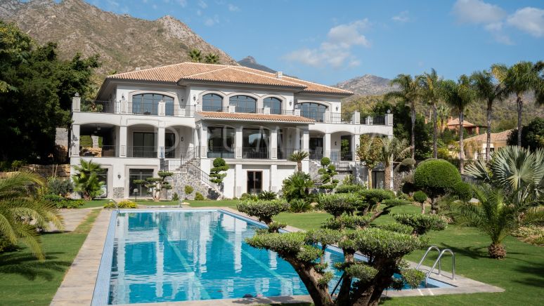 Newly-built classy luxury grand mansion with beautiful views, Sierra Blanca, Marbella Golden Mile