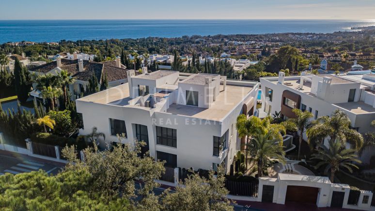 Spectacular modern penthouse with breathtaking panoramic sea views in Sierra Blanca, Marbella's Golden Mile