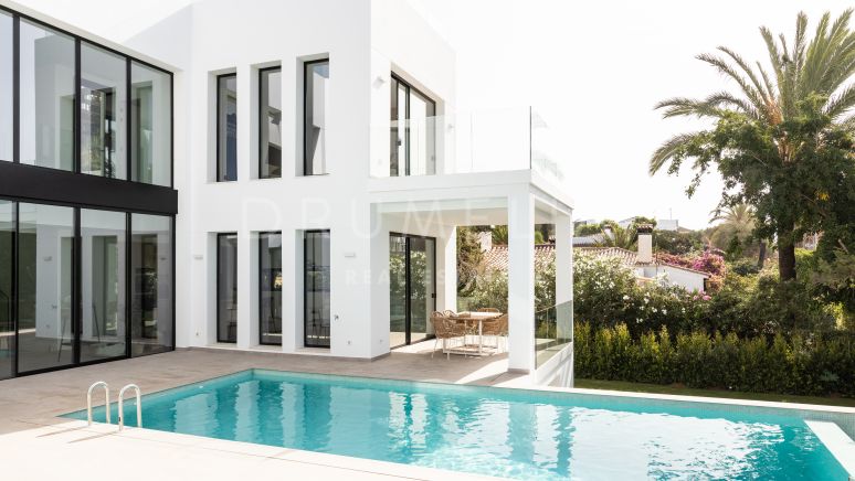 Bran-nytt, fabelaktig moderne hus med fantastiske fasiliteter i sjarmerende Marbesa ved stranden, Marbella Øst