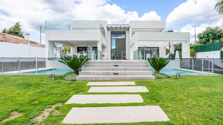 New Frontline Golf Modern Luxury House in Guadalmina Alta,San Pedro de Alcantara