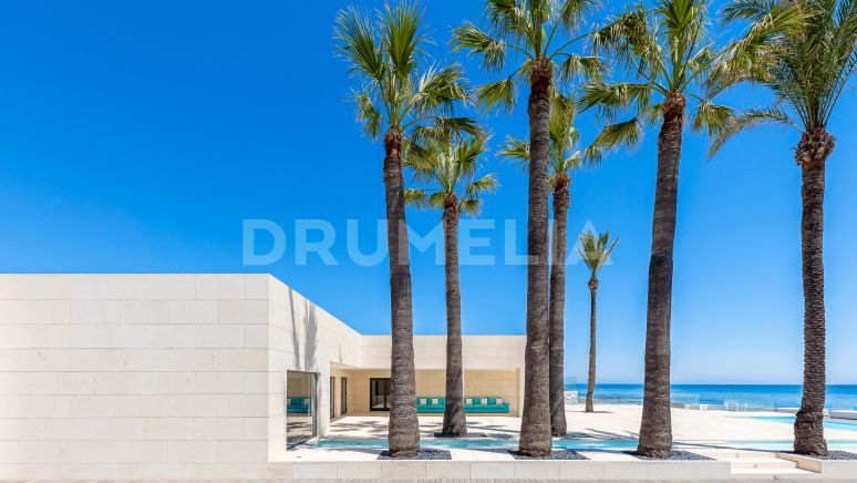 Unieke verfijnde moderne luxe villa aan het strand, Mijas Costa