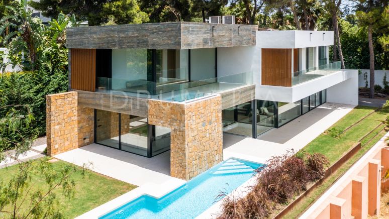 New Extraordinary Modern House in Rocio de Nagüeles, Marbella Golden Mile