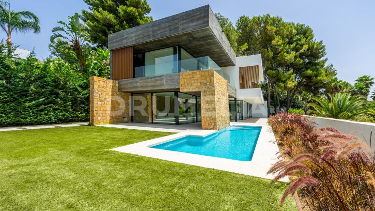 Neue außergewöhnliche zeitgenössische Villa in Rocio de Nagüeles, Marbella Golden Mile