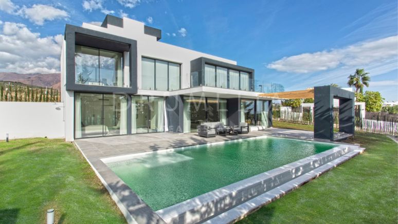 Brand new contemporary villa with open sea views in Valle Romano Golf, Estepona