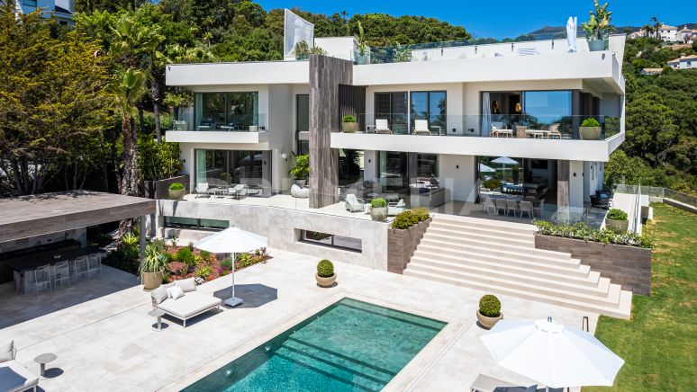 Nueva e impresionante casa moderna de lujo con vistas panorámicas en La Zagaleta, Benahavís