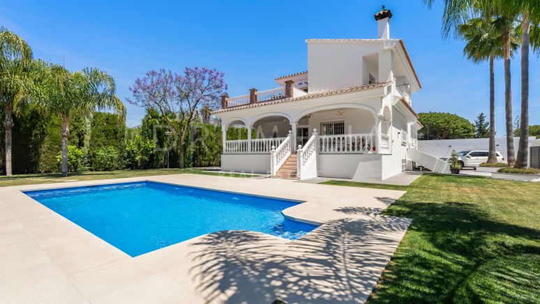 Prachtige High-End familie villa in Atalaya de Rio Verde, Nueva Andalucía