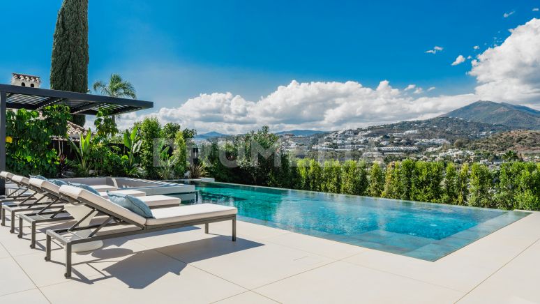 Neue extrem stilvolle, schicke moderne mediterrane Villa in Los Naranjos Golf