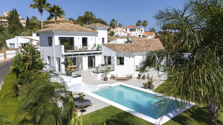 Luxury Villa in El Rosario with Stunning Views and Premium Amenities