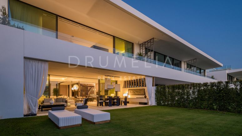 Luxe villa aan de Golden Mile van Marbella met panoramisch zeezicht