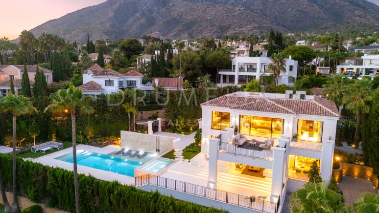 Opulente villa neuve de 6 chambres avec vue panoramique sur la mer dans le quartier exclusif de Sierra Blanca, Marbella