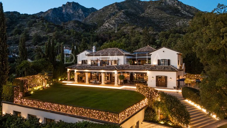 Enastående Villa med Panoramautsikt i Prestigefyllda Cascada de Camoján, Marbella