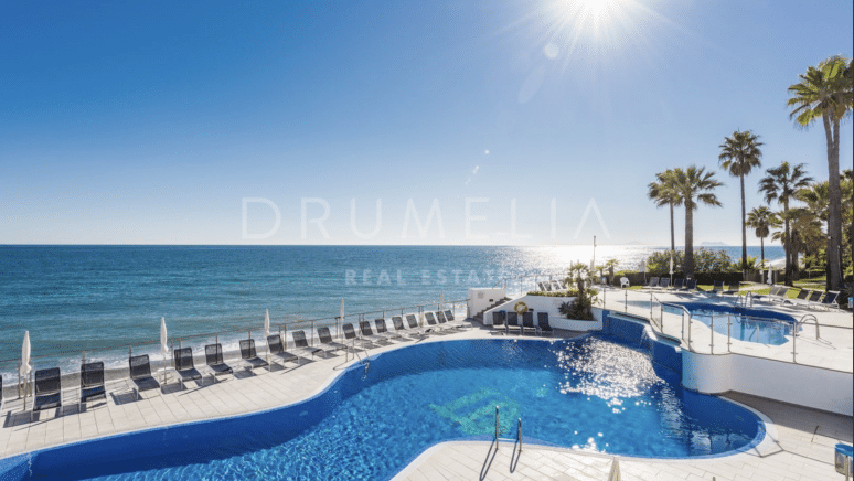 Immaculate renovated frontline beach penthouse with open sea in Dominion Beach, Estepona