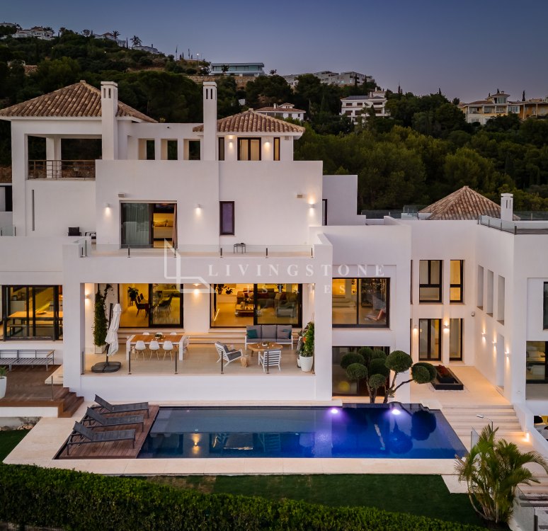 Modern villa with panoramic sea views, spectacular sunrises and sunsets