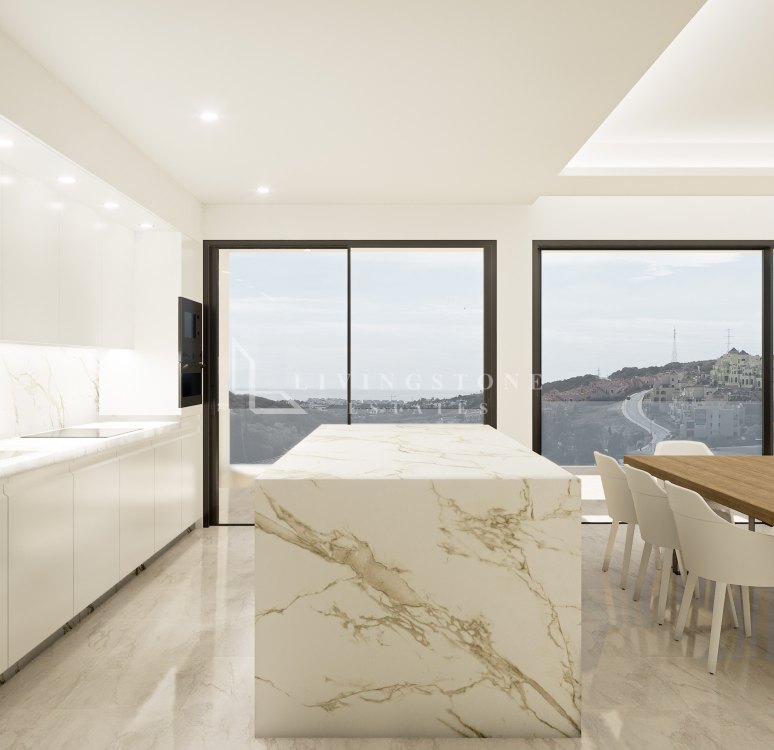 CONTEMPORARY VILLA IN ESTEPONA WITH SEA VIEWS