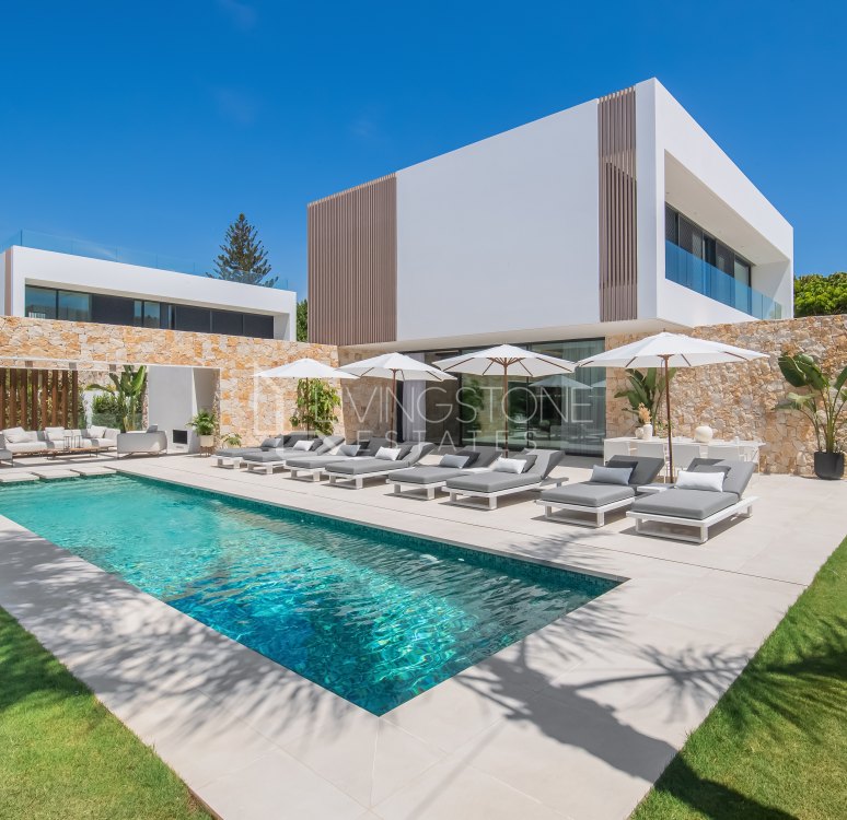 Stunning Villa in tropical surroundings