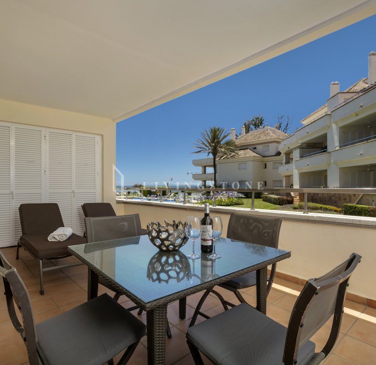 Apartment for sale in Estepona East