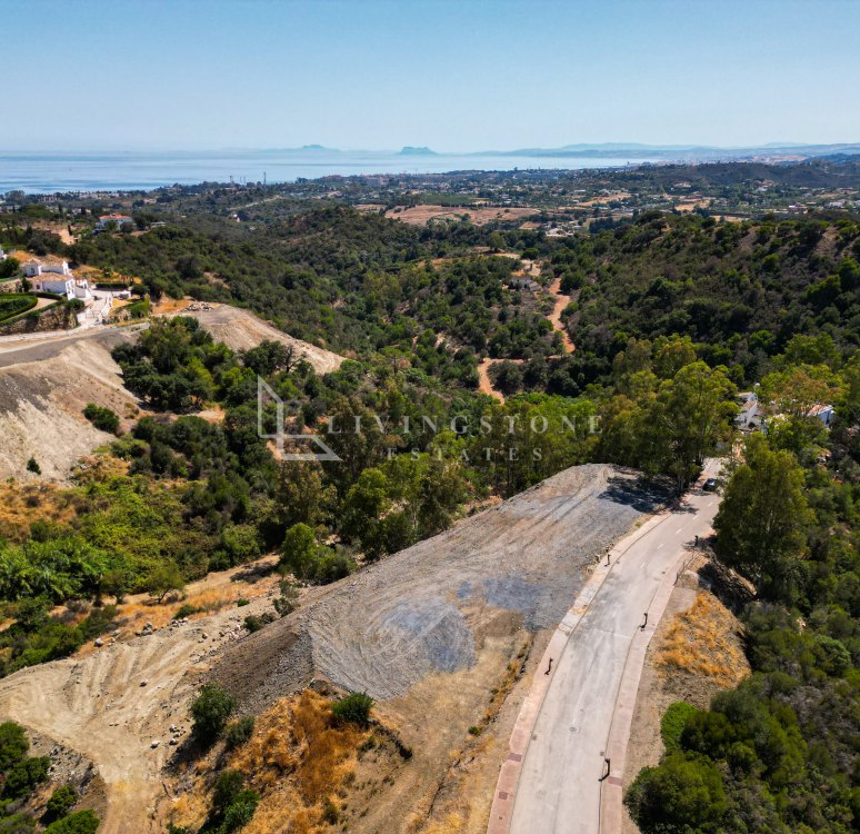 Prime Plot with Panoramic Views in La Panera, Estepona