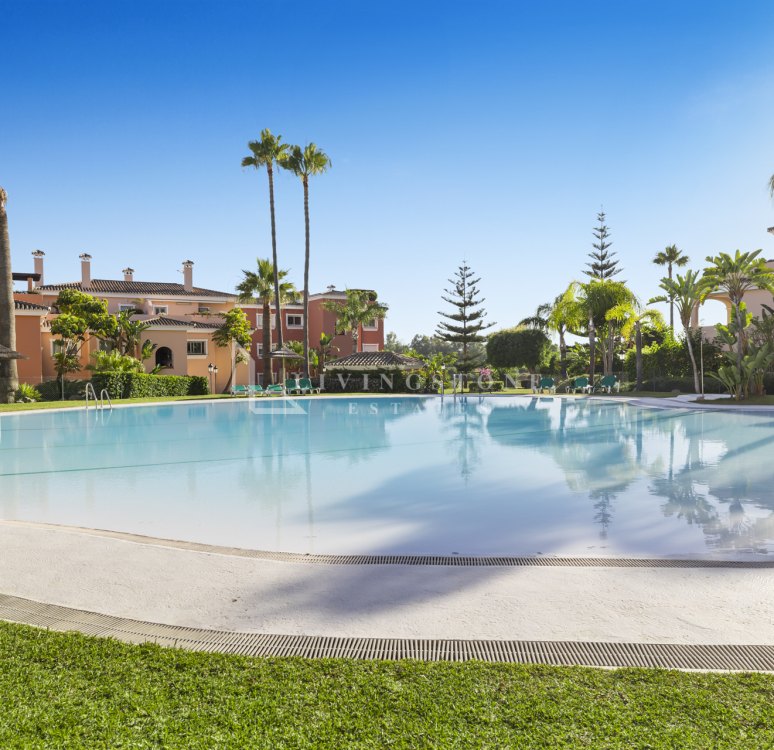 Duplex Penthouse for sale in Park Beach, Estepona East