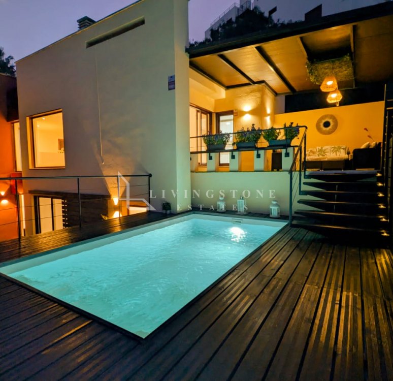 Villa for sale in Parque Botanico, Estepona East