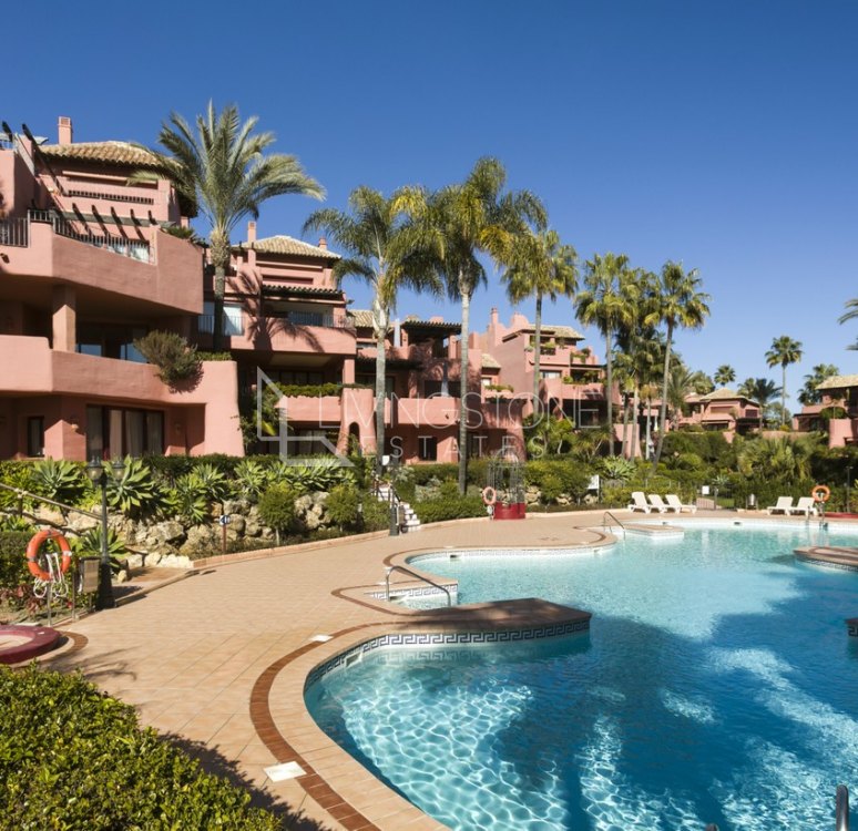 Frontline beach Penthouses to rent in Estepona and The New Golden Mile