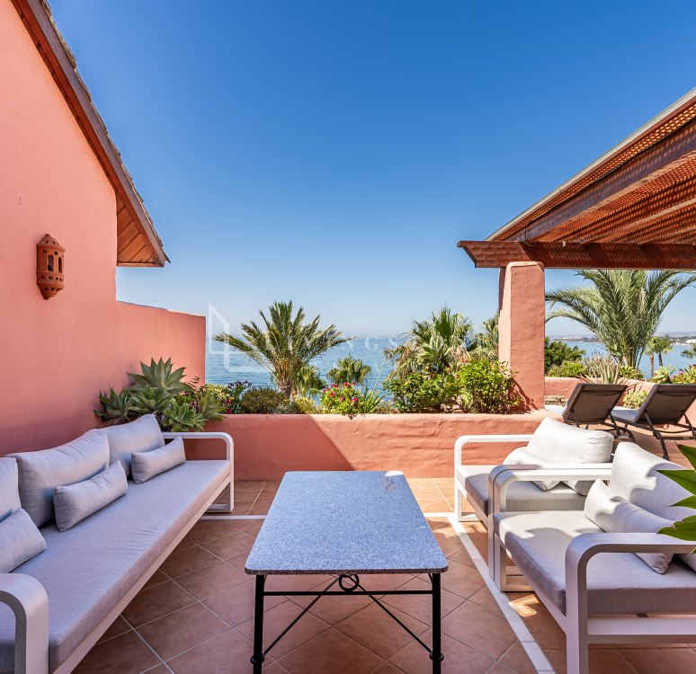 Penthouse to rent in Cabo Bermejo, Estepona East