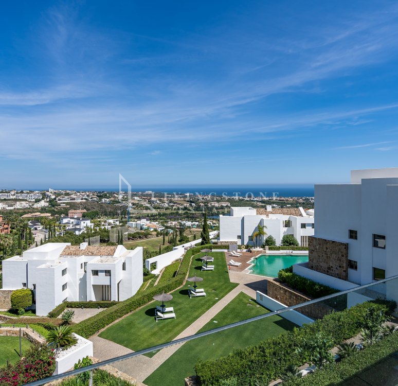 Exquisite Penthouse in Los Flamingos Golf, Benahavis