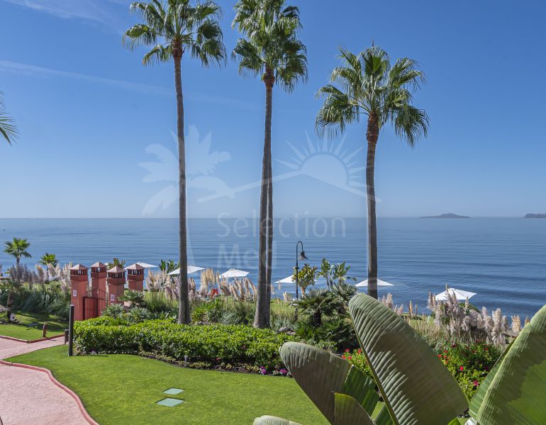 Luxury Modern Penthouse with Panoramic Sea Views in Cabo Bermejo