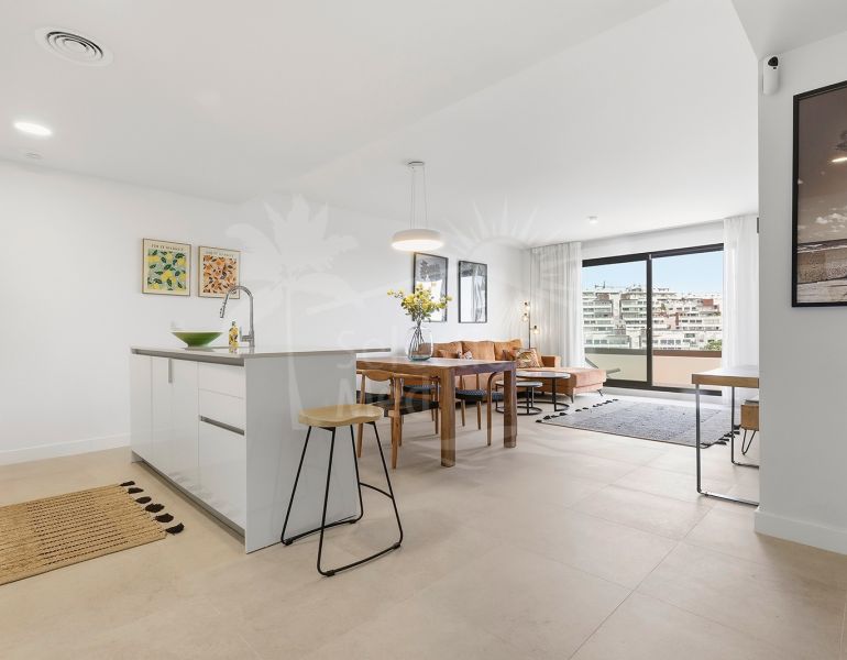Modern Two-Bedroom Apartment in Las Mesas, Estepona