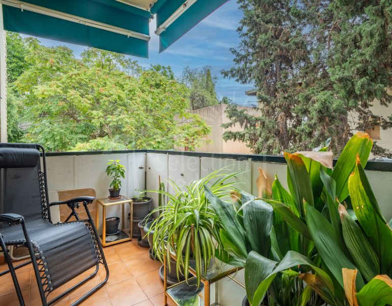 Amplia y luminosa vivienda de 4 dormitorios en Paseo Miramar, El Limonar, con parking privado y ascensor