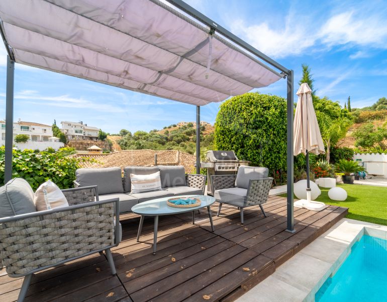 SOUTH-FACING FAMILY VILLA WITH PRIVATE POOL IN MIJAS COSTA