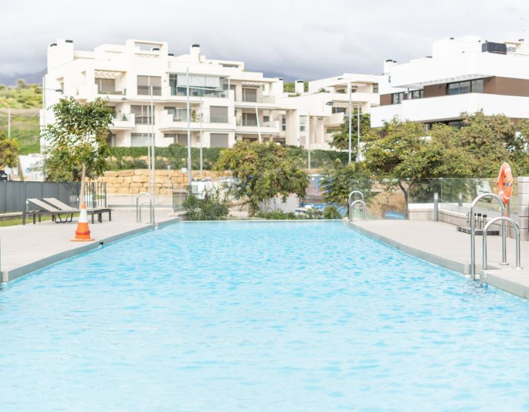 Moderno apartamento de 3 dormitorios con amplia terraza!