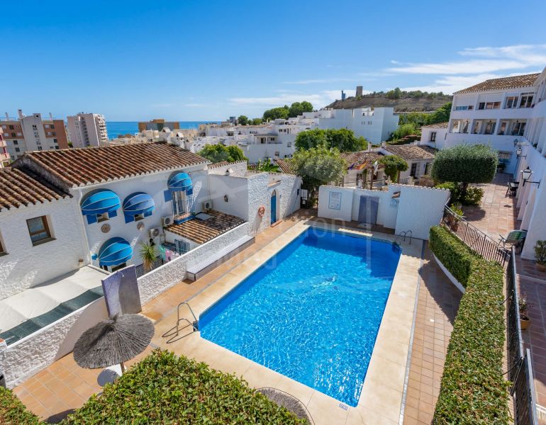 Rare opportunity! A totally renovated townhouse in Puebla Blanca (Fuengirola) for sale.