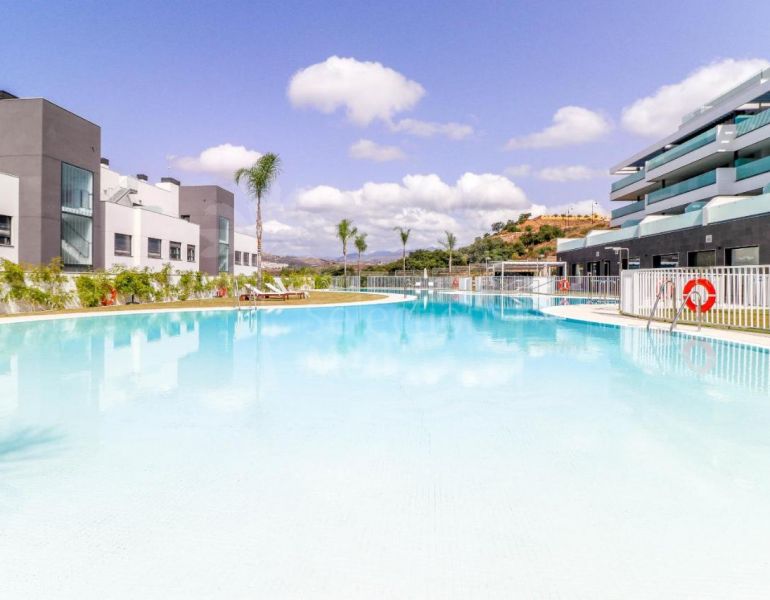 Apartamento de lujo con vistas a la piscina en Cala de Mijas