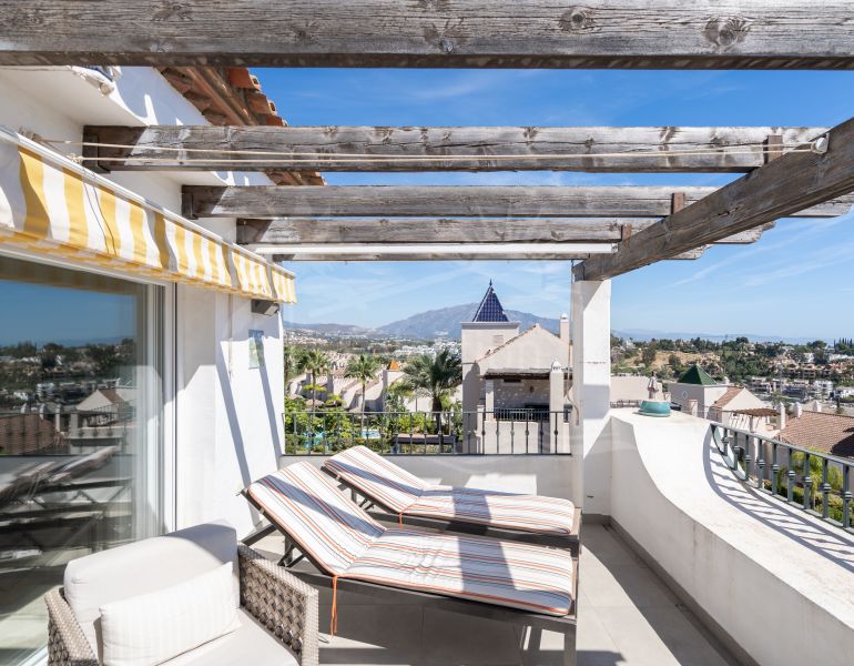 Stunning 3-Bedroom Penthouse with Sea & Mountain Views
