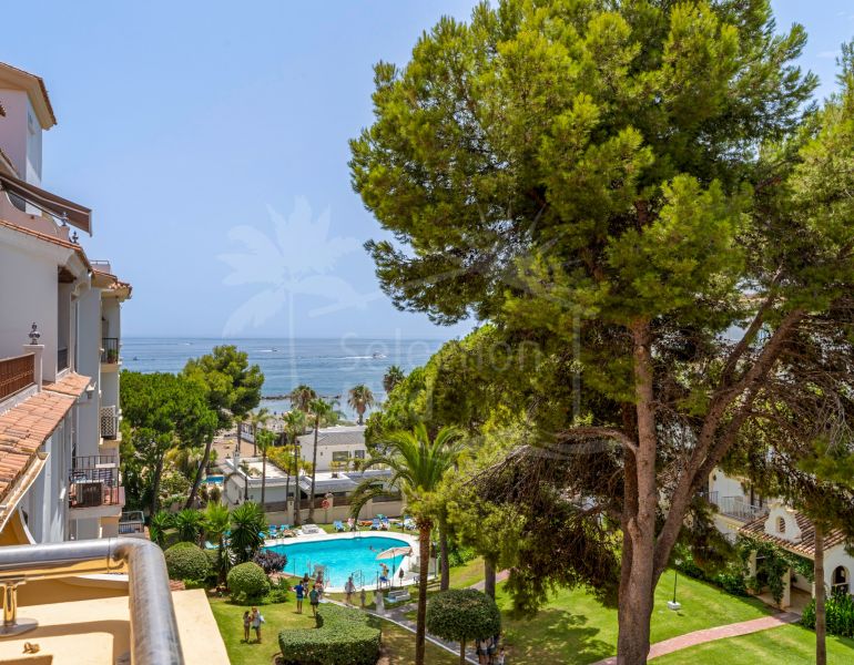 Duplex Penthouse à vendre dans Andalucia del Mar, Marbella - Puerto Banus