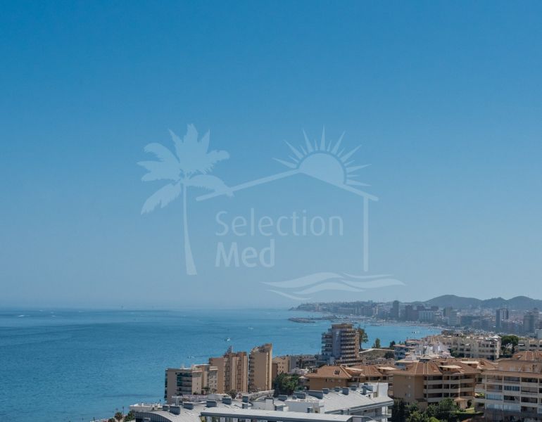 Apartamento de tres dormitorios con vistas panorámicas al mar en MedOne, El Higuerón