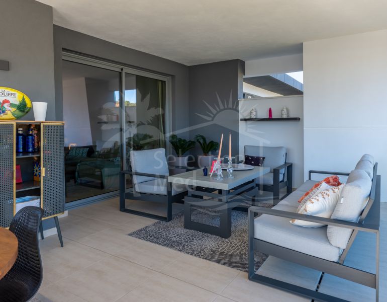 Nuevo Apartamento Moderno con las mejores comodidades en Selwo Estepona