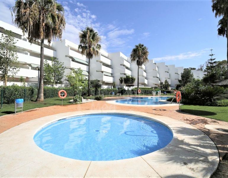 Ático Dúplex Exclusivo en Las Adelfas, Guadalmina Baja