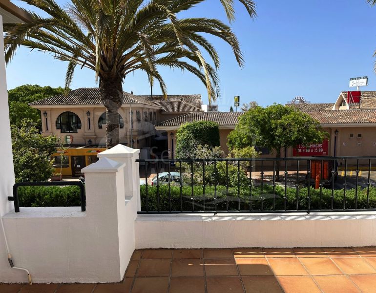 Oportunidad Única: Enorme Dúplex en Urbanización Privada con Seguridad, Zona Bulevar