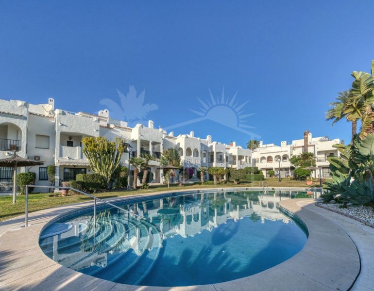 Exquisita casa adosada en la prestigiosa urbanización Residencial Villas Madrid