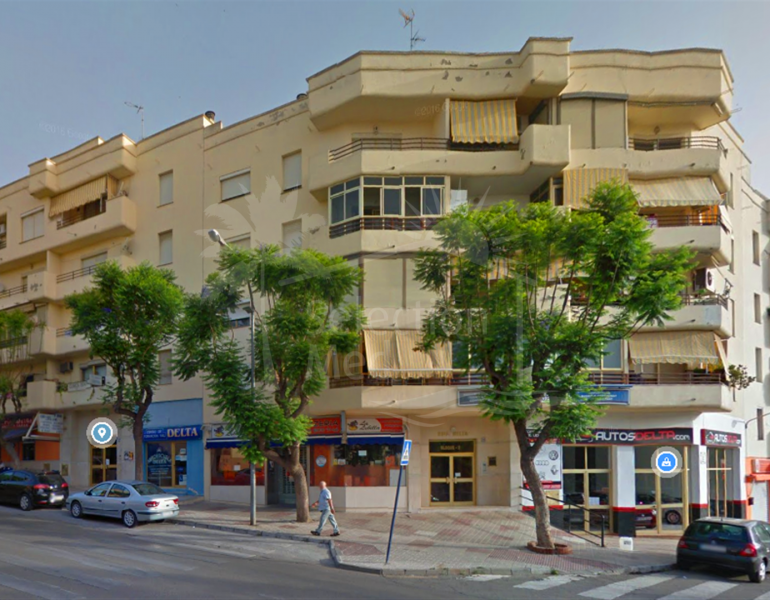 Amplio apartamento de dos habitaciones en una zona llena de comodidades