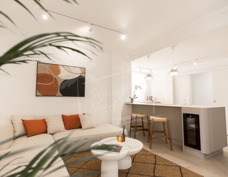 Apartamento de 2 Dormitorios Totalmente Renovado a Solo 150m de la Playa – Con Acceso a Servicios de Hotel 4*