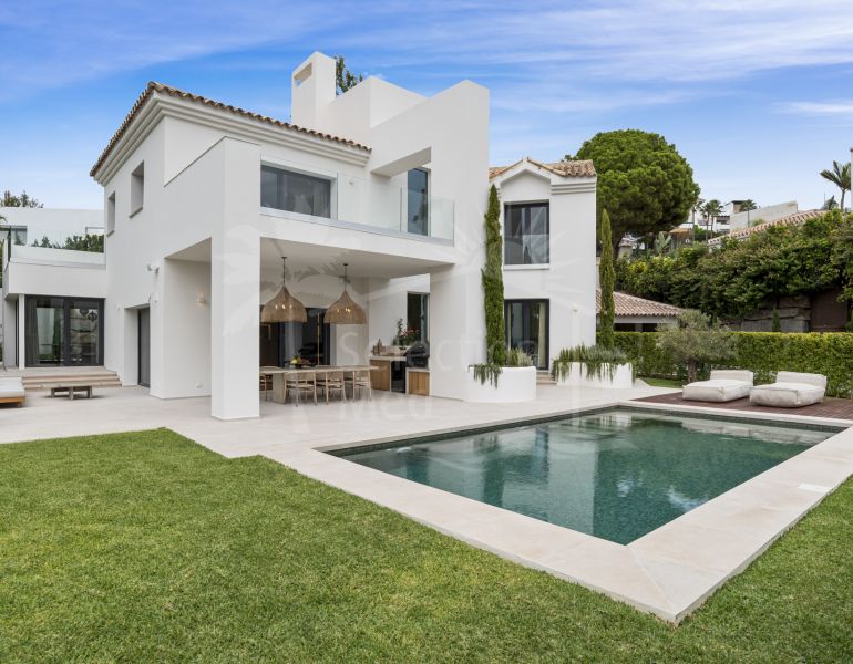 Villa exclusive de 4 chambres entièrement rénovée à La Alqueria, Benahavís