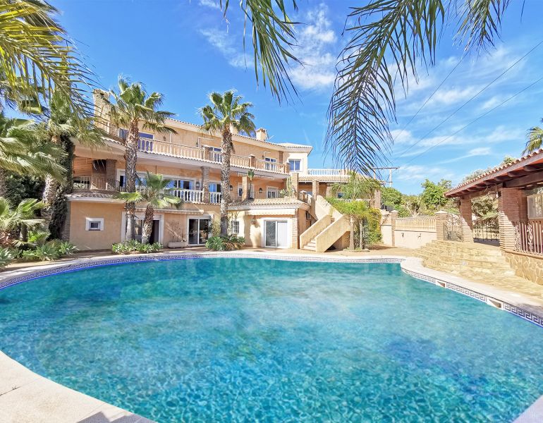 Villa for sale in La Capellania, Benalmadena