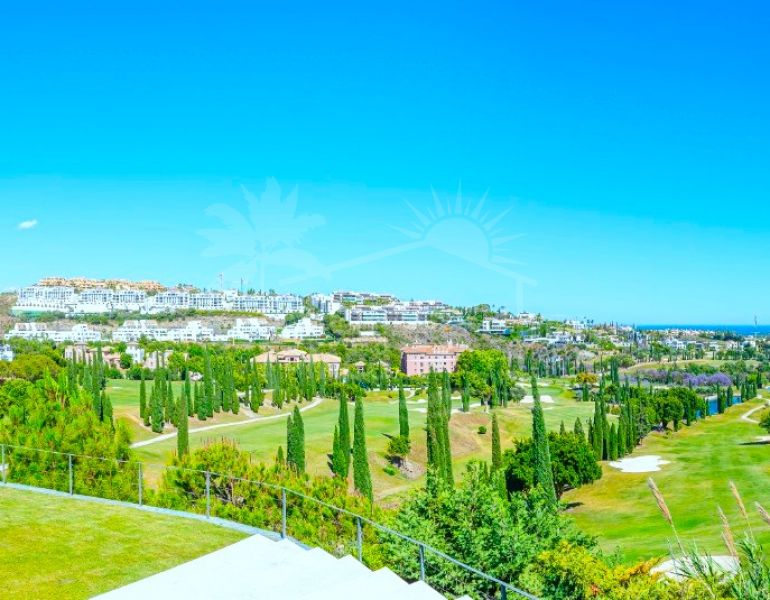 Exquis Nouveau Projet de Villa de Golf de Frontline à Los Flamingos, Benahavis