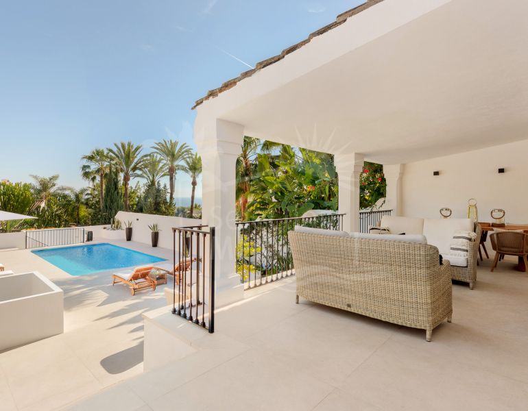 Villa Verano - Stunning recently renovated villa with excellent sea views situated in Sierra Blanca, Marbella
